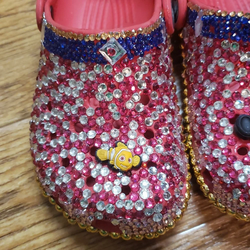 CROCS Kids Size 10/11